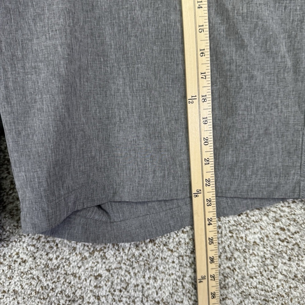 IZOD Saltwater Performance Shorts Men's Size 52‎ Lot Of 2 Gray Tan Stretch Golf - Picture 12 of 16